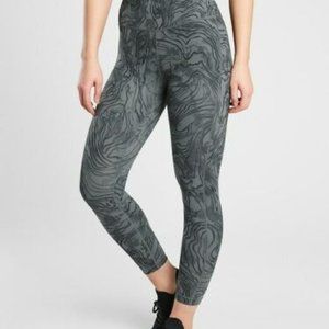 Athleta Ultimate Stash pocket 7/8 tight